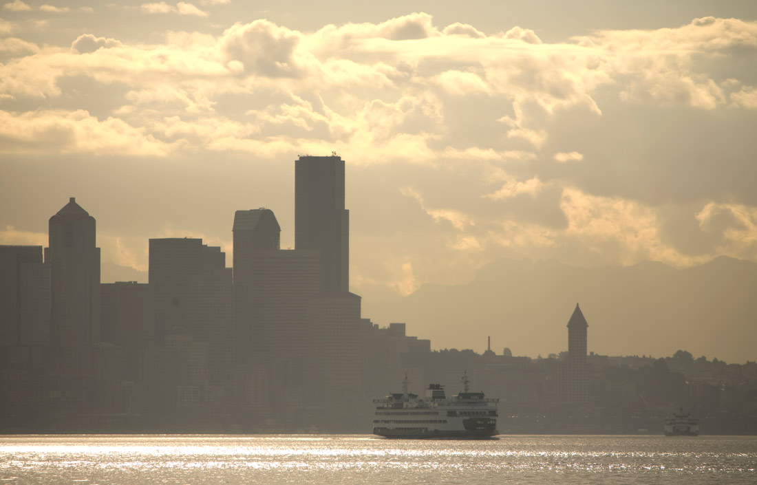 seattle-skyline-ferry